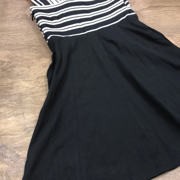 𝅺Maeve by Anthropologie size 0 Petite black & white bandage fit and flare dress - Picture 7 of 10